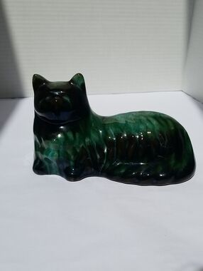 Blue Mountain Pottery Laying Cat Vintage Figurine